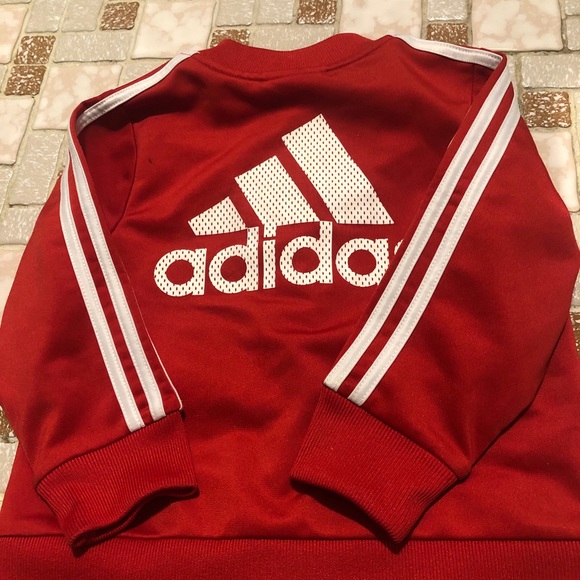 Adidas red boys track jacket size 18m worn once - Picture 2 of 4